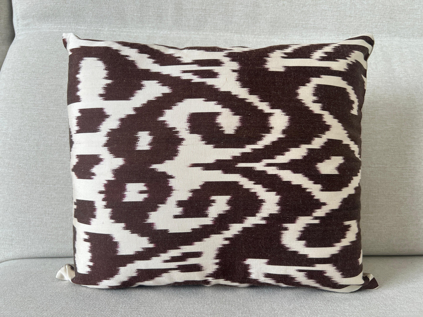 Ikat Velvet silk cushion 40x40cm.