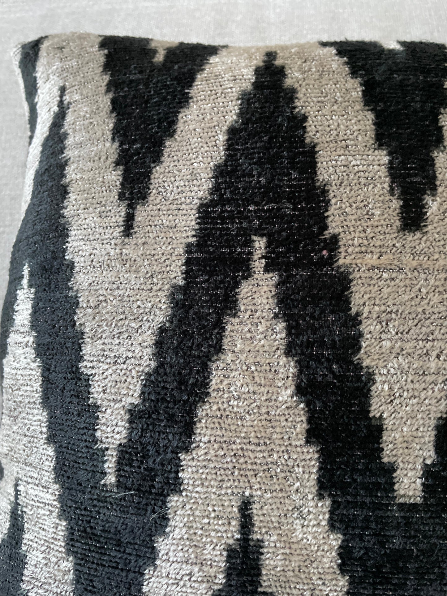 Ikat Velvet silk cushion 40x40cm.