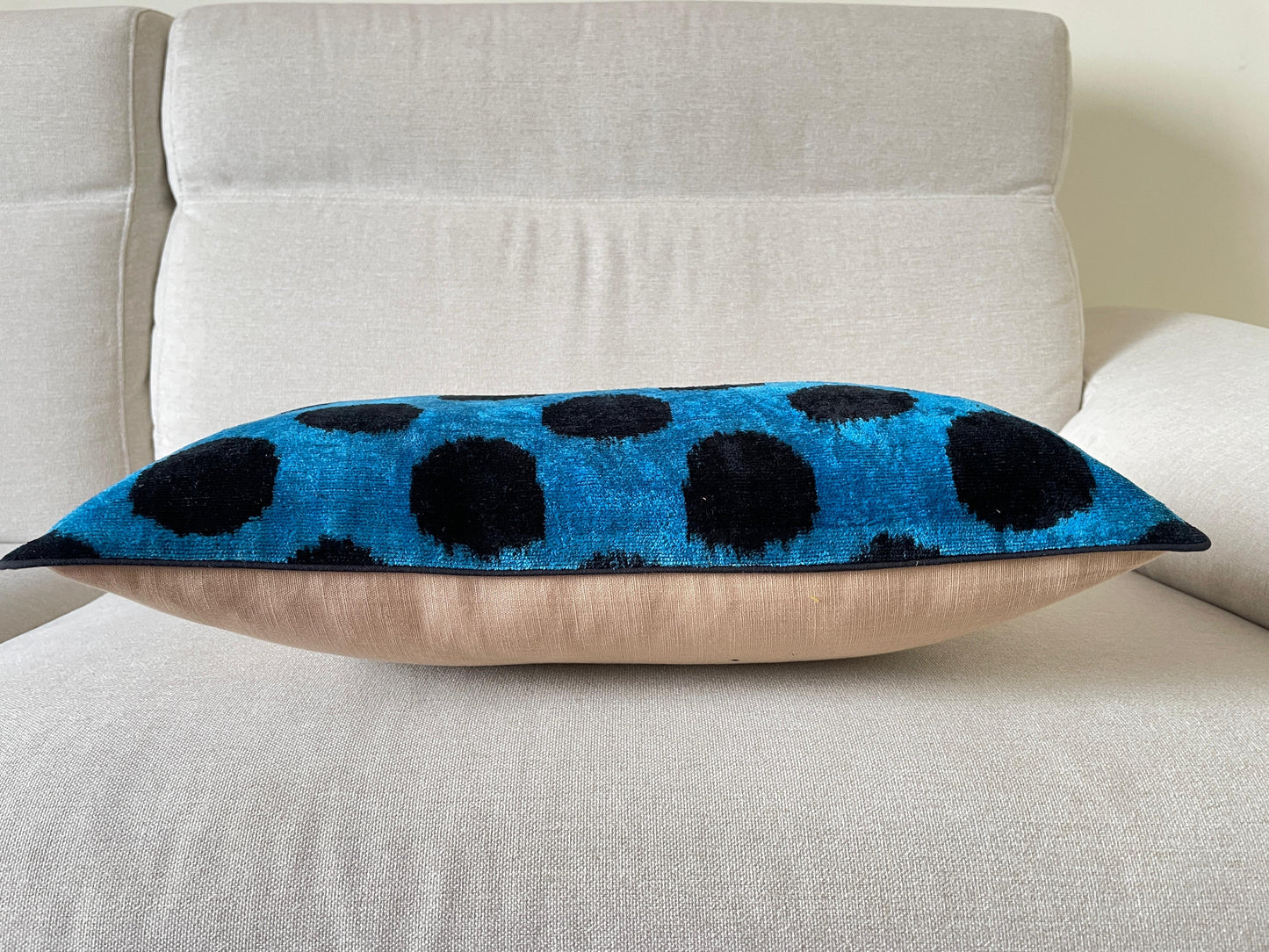 Ikat velvet cushion Hand made (40x60cm)