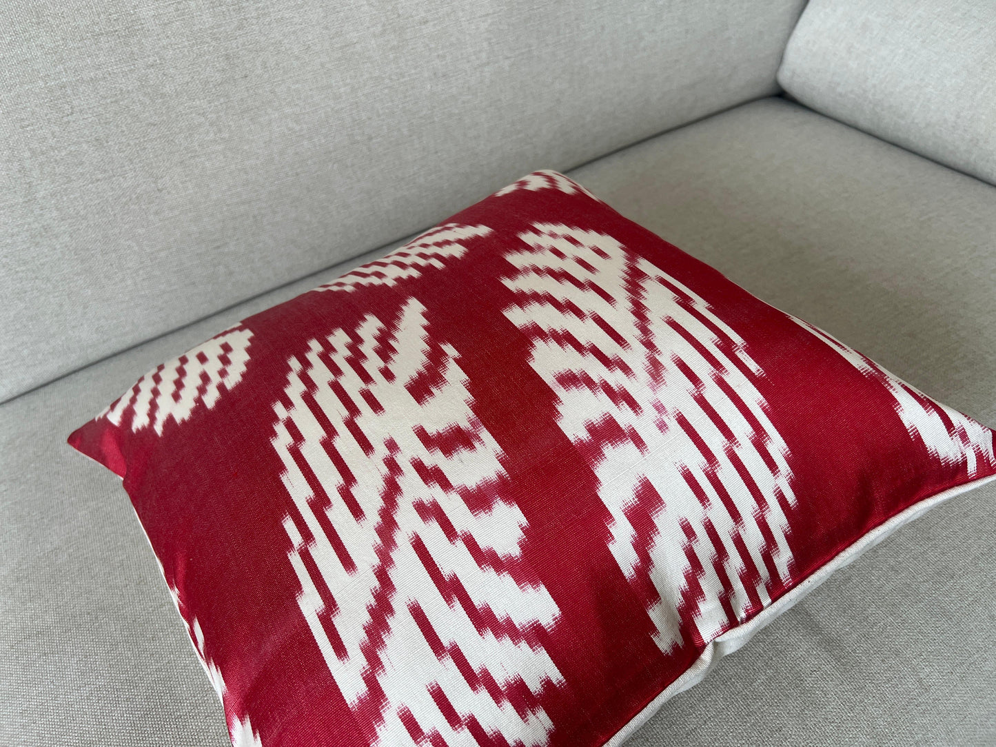 Ikat Velvet silk cushion 40x40cm.