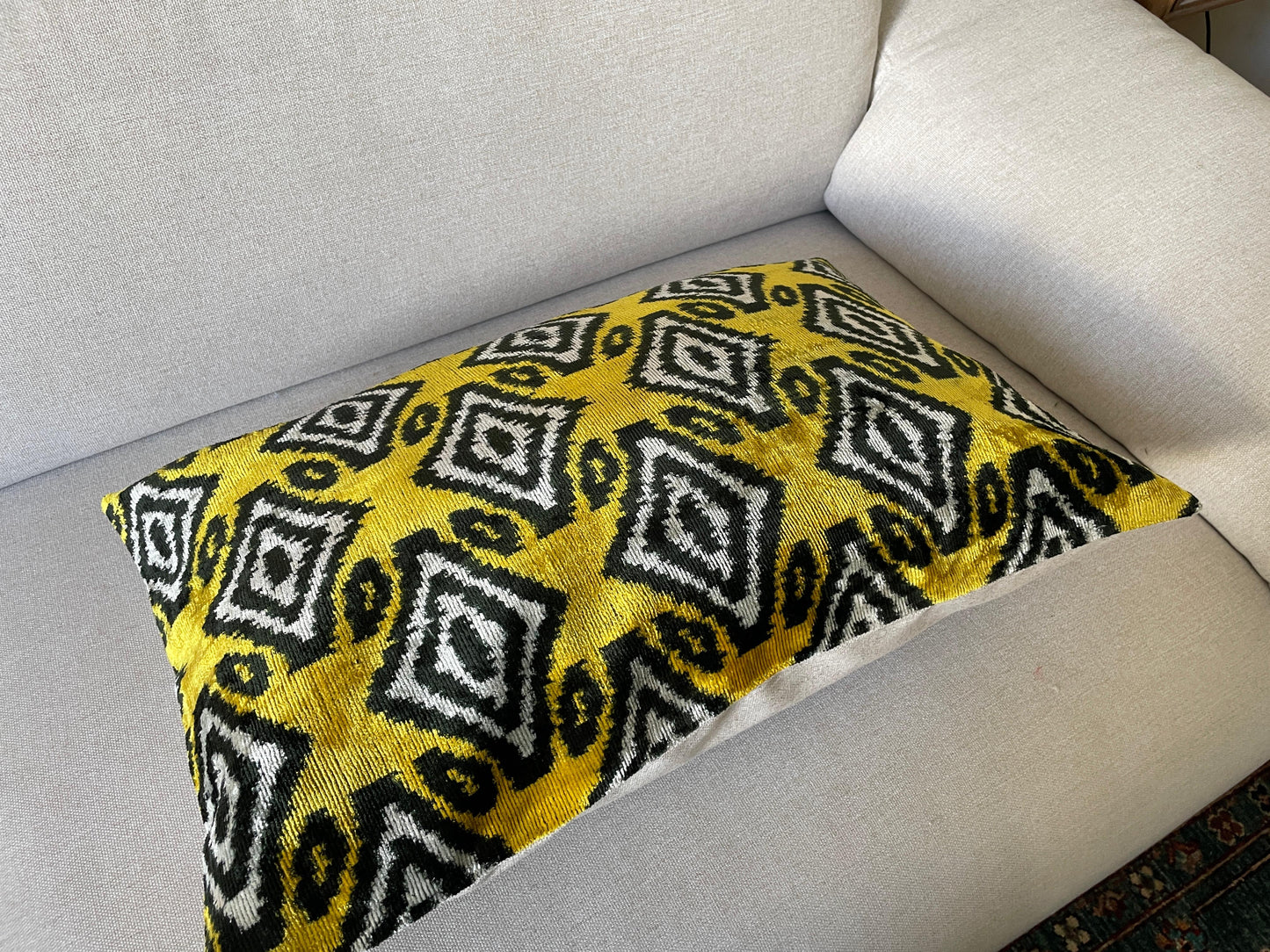 Ikat velvet cushion Hand made (40x60cm)