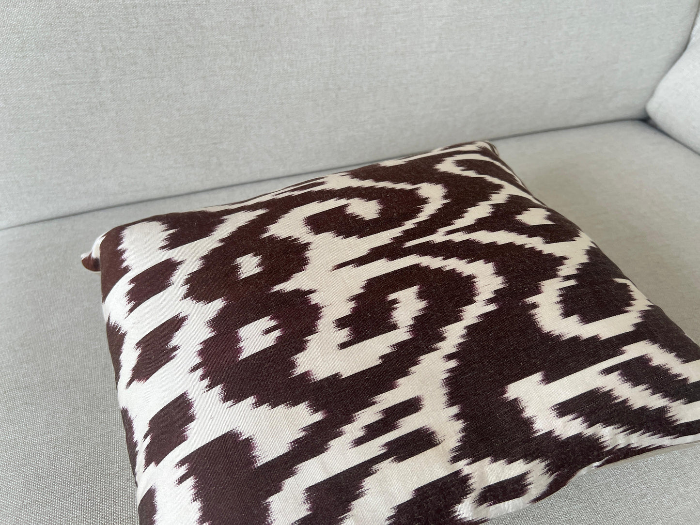 Ikat Velvet silk cushion 40x40cm.