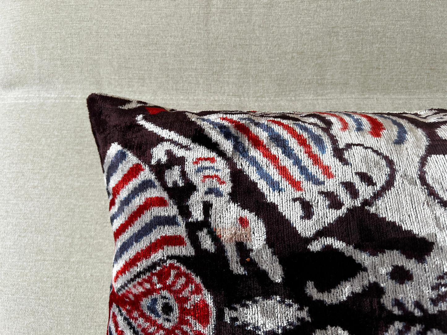 Ikat velvet cushion Hand made (40x60cm)