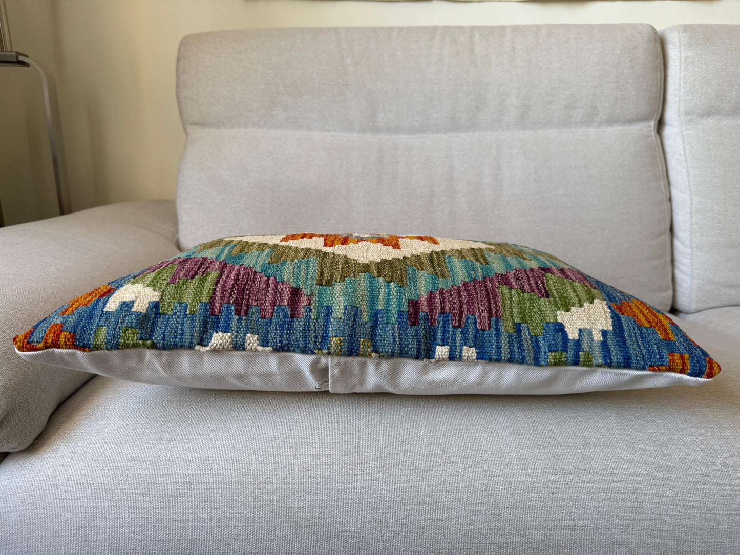 Hand woven Kilim cushion cover (60x40cm)
