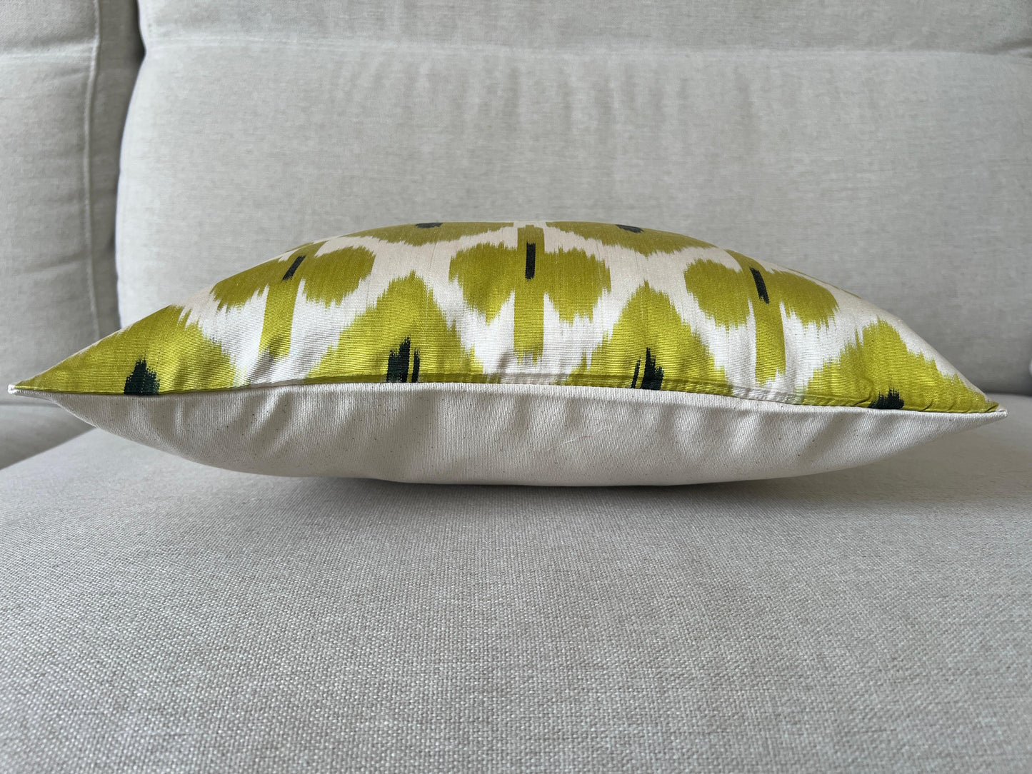 Ikat Velvet silk cushion 40x40cm.