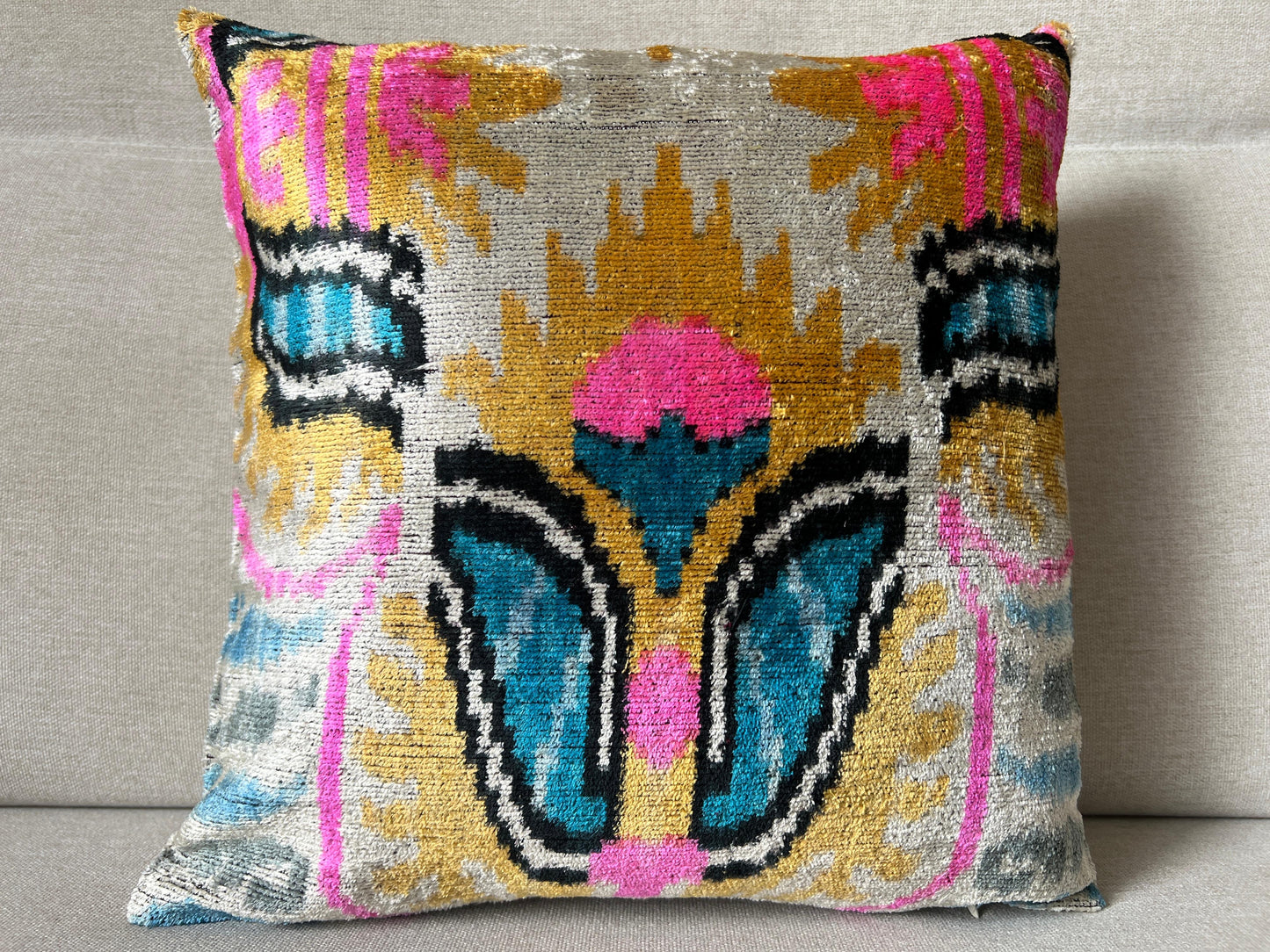 Ikat Velvet silk cushion 40x40cm.