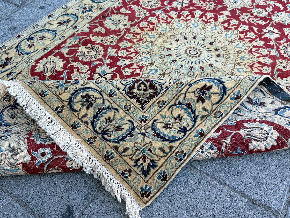 Nain Irani Silk Rug (195x123cm)
