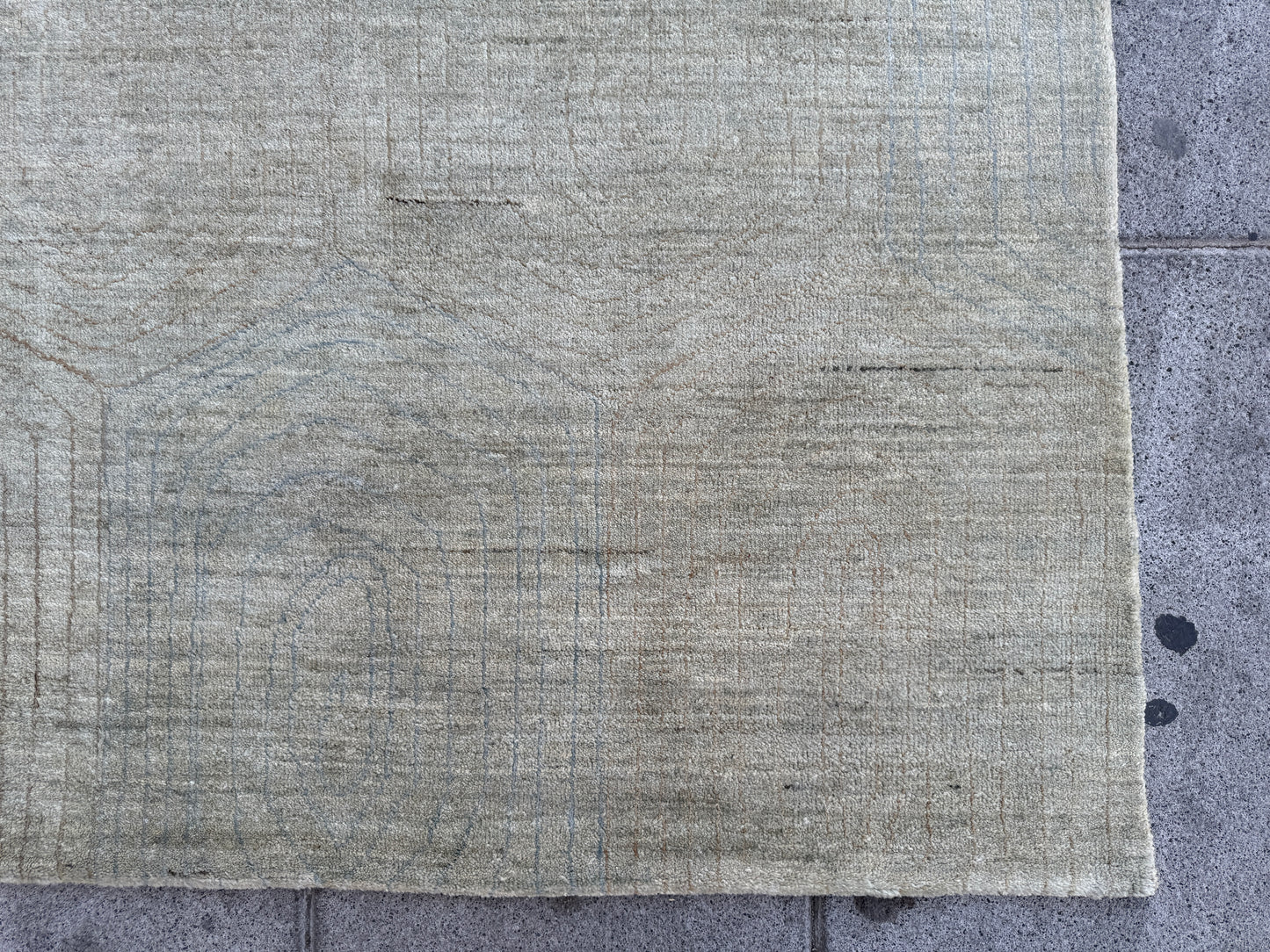 Contemporary design rug