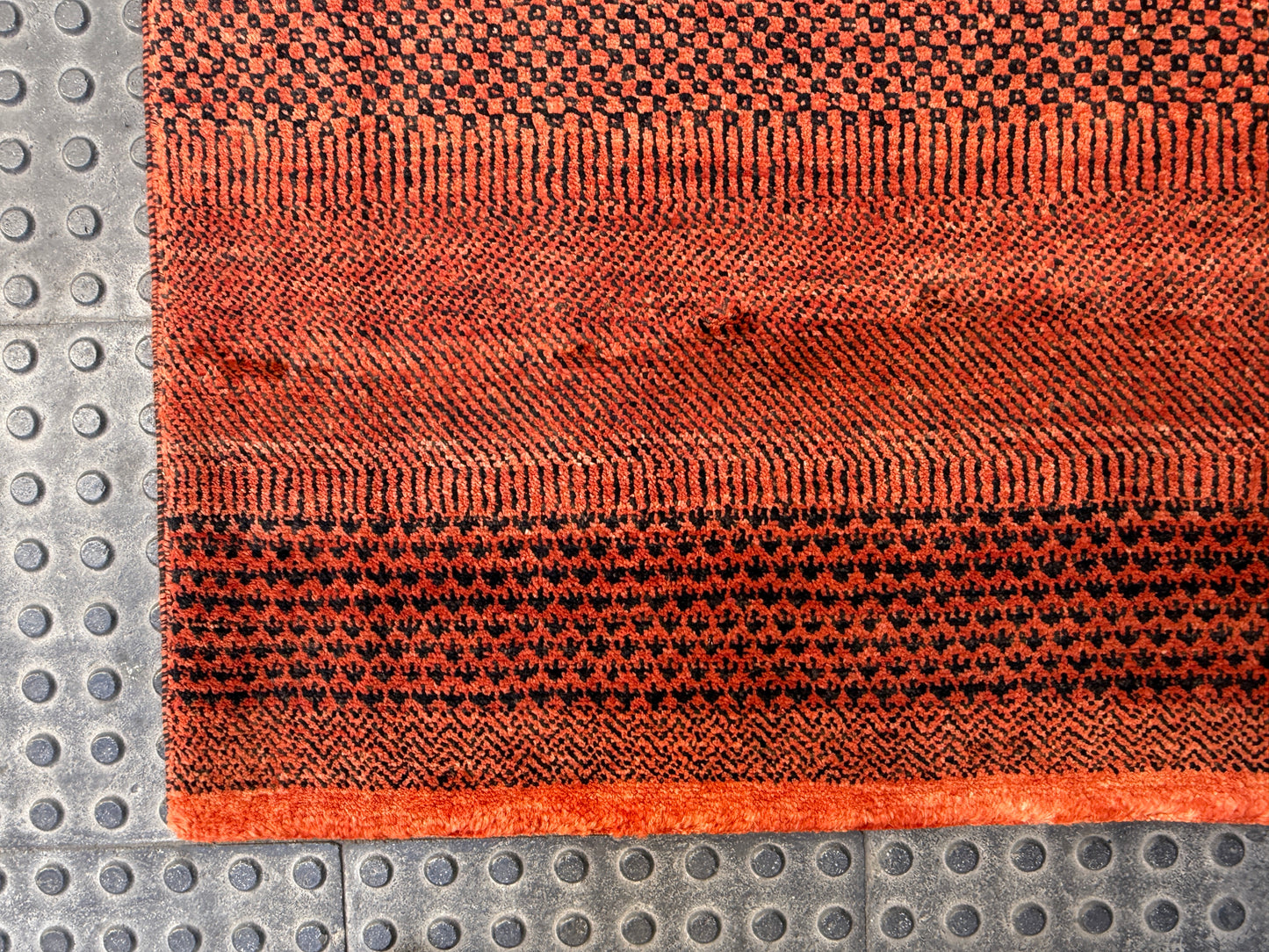 Contemporary design rug 230x167cm