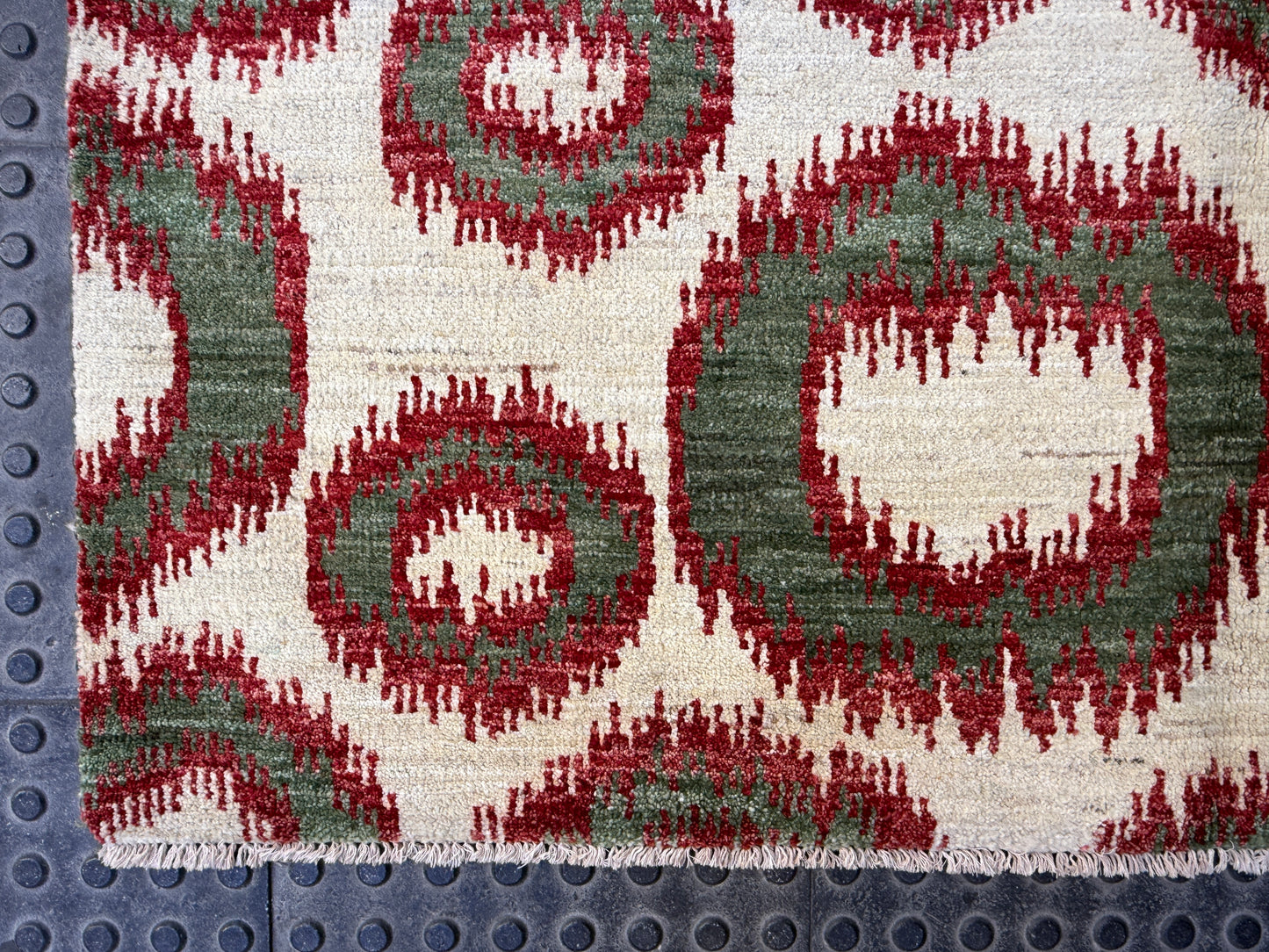 Contemporary design rug 250x167cm