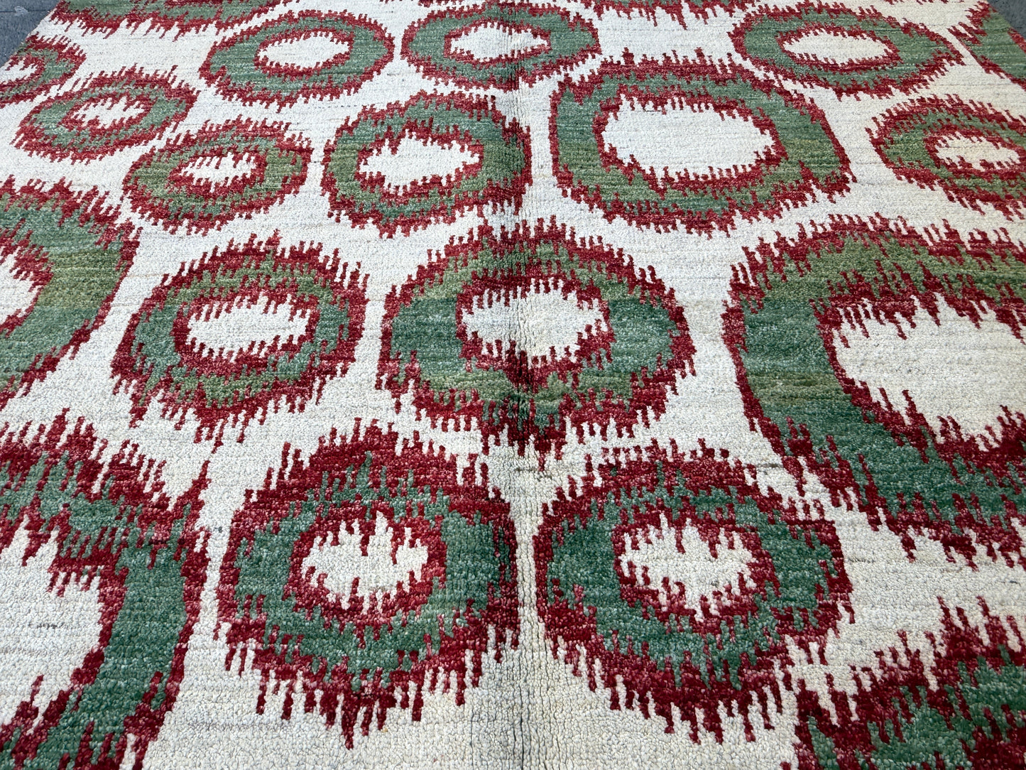 Contemporary design rug 250x167cm