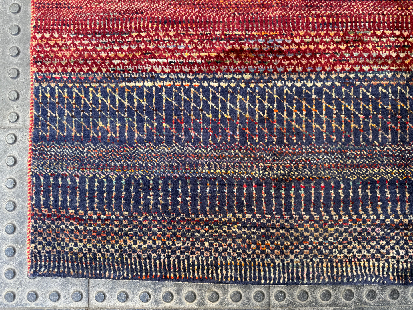 Contemporary design rug 240x170cm