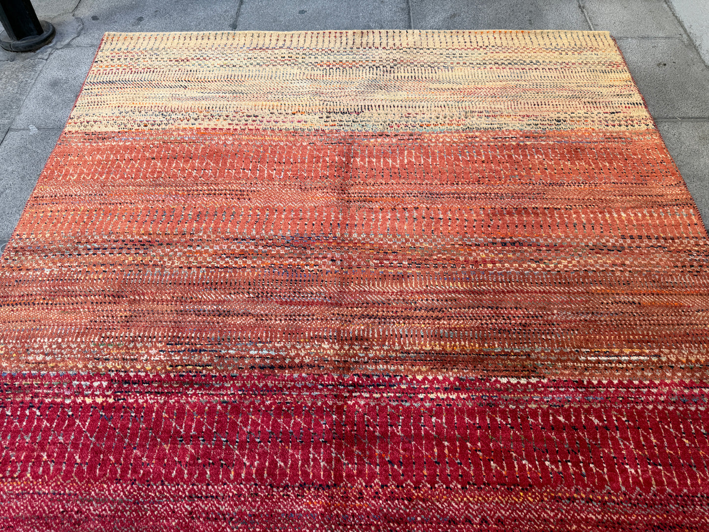 Contemporary design rug 240x170cm