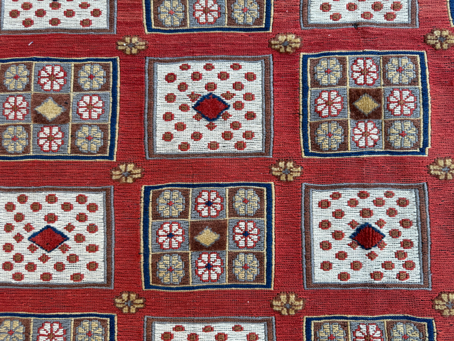 Vinatge Barjasta Kilim 253x202cm