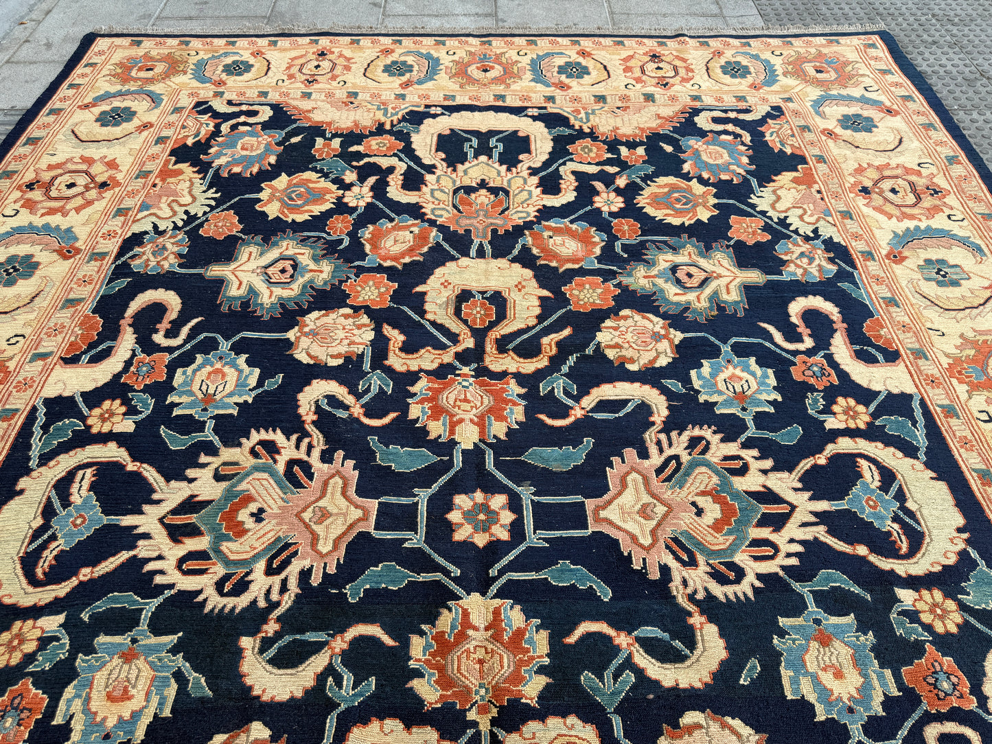 Sumak kilim 360x375cm