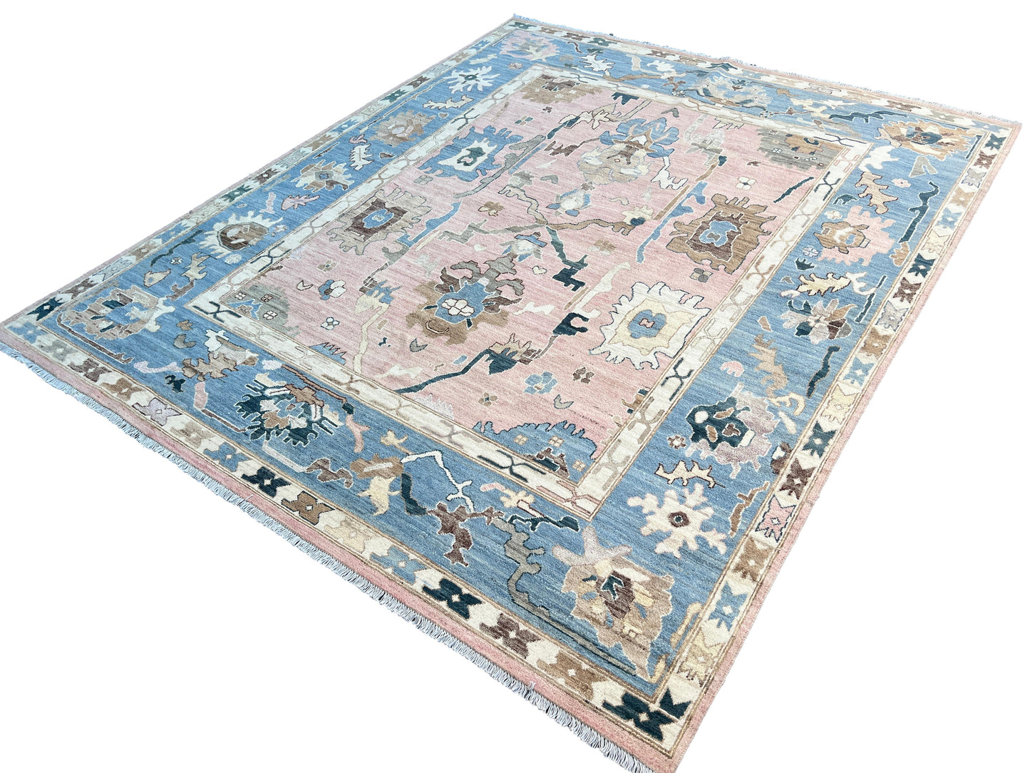Oriental Stunning Rug.