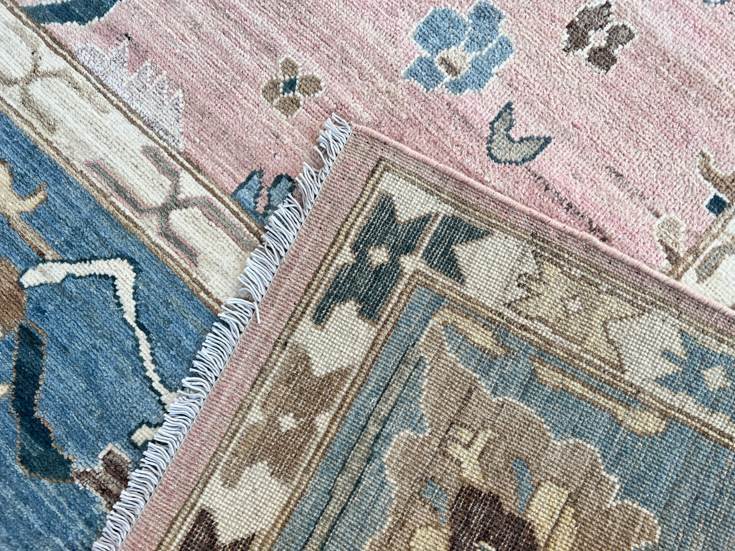 Oriental Stunning Rug.