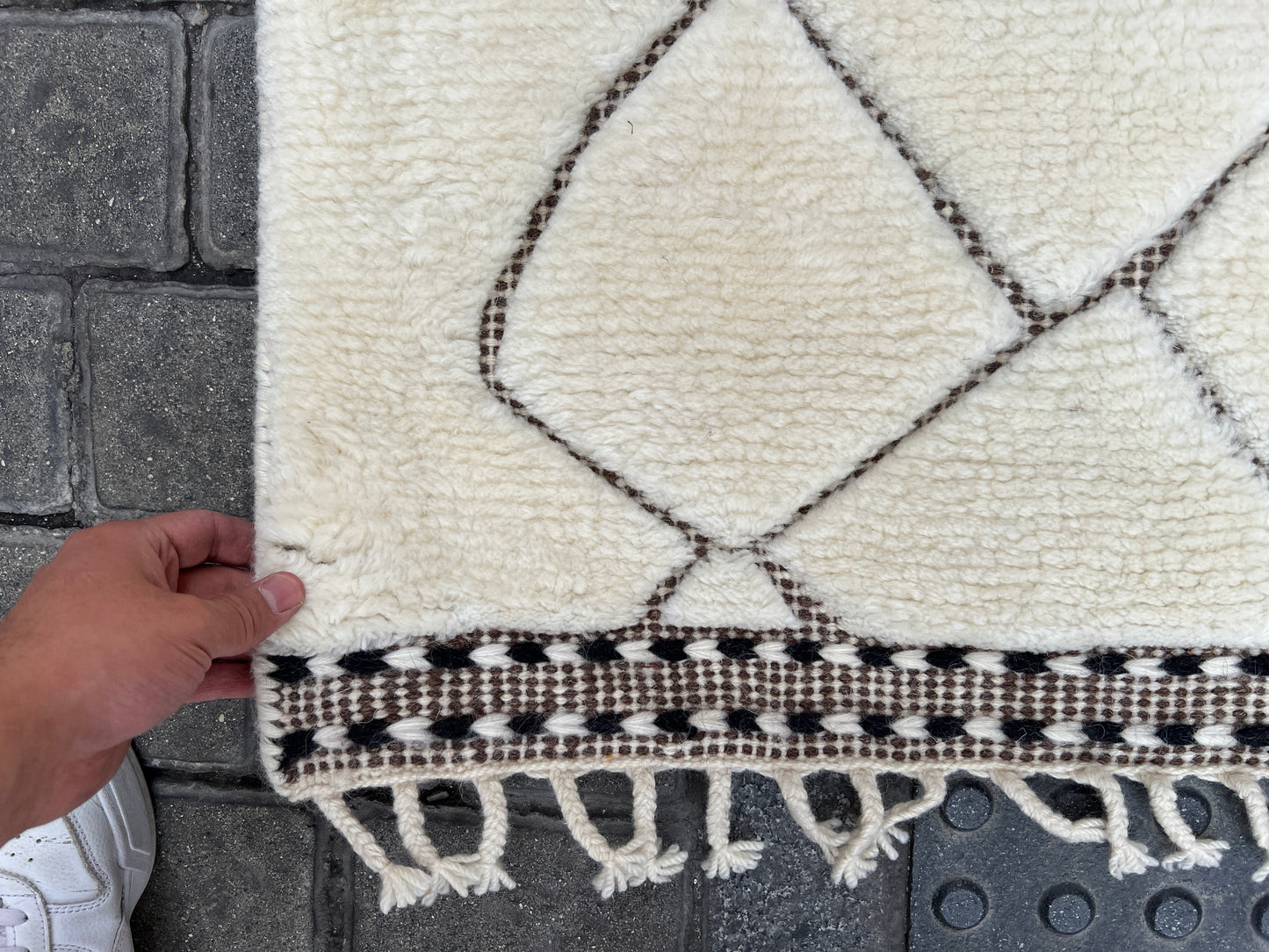 Contemporary Moroccan berber rug
