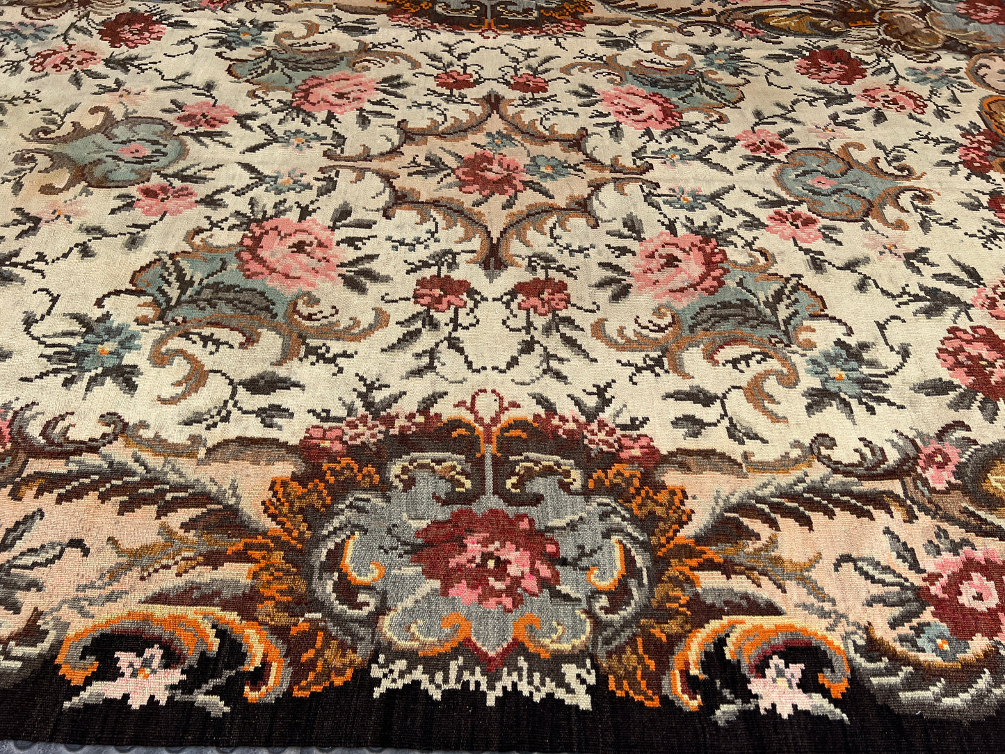 Moldovian Floral Vintage Kilim (293x193cm)