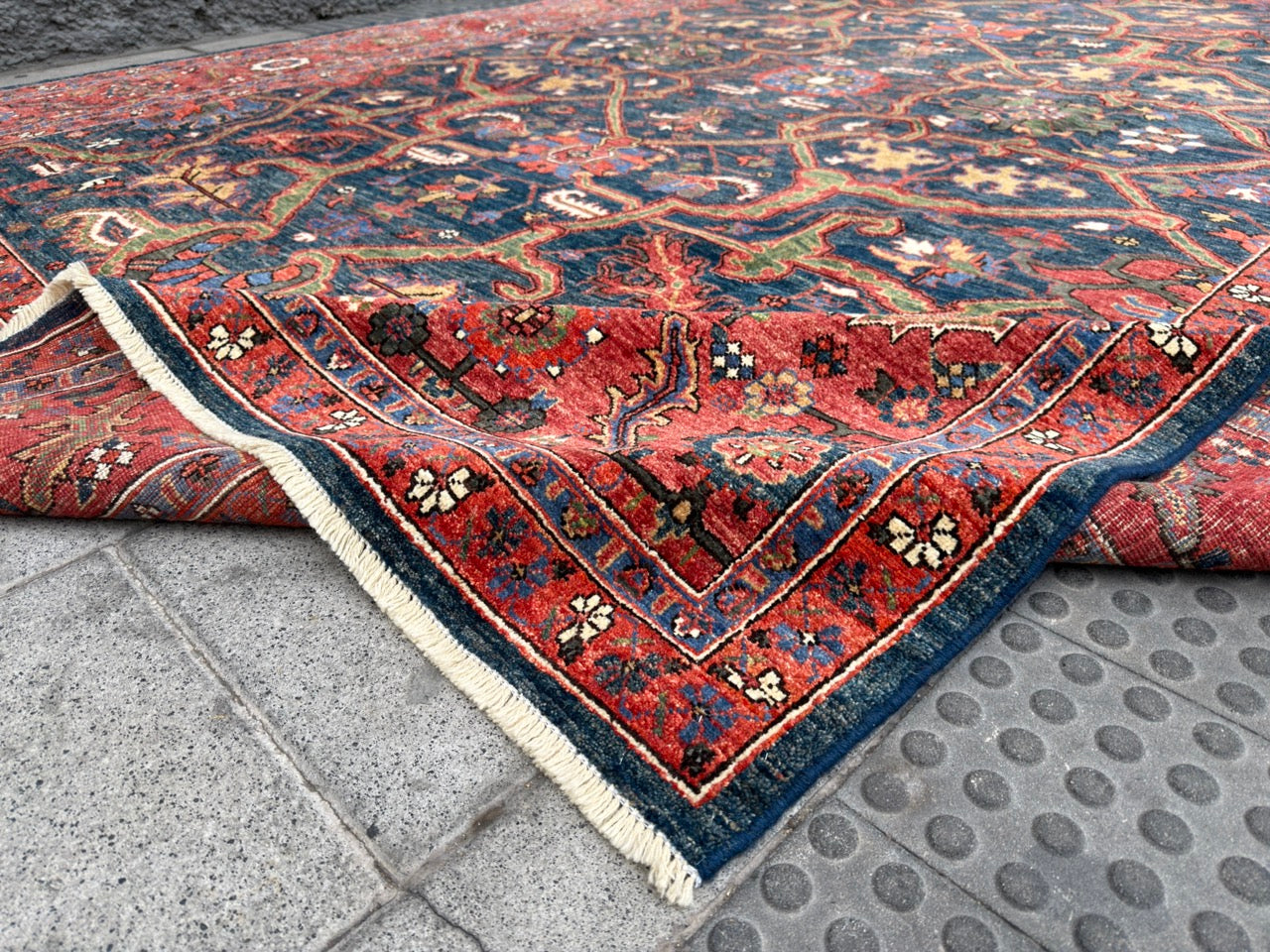 Oriental Hand knotted Rug (385x280cm)