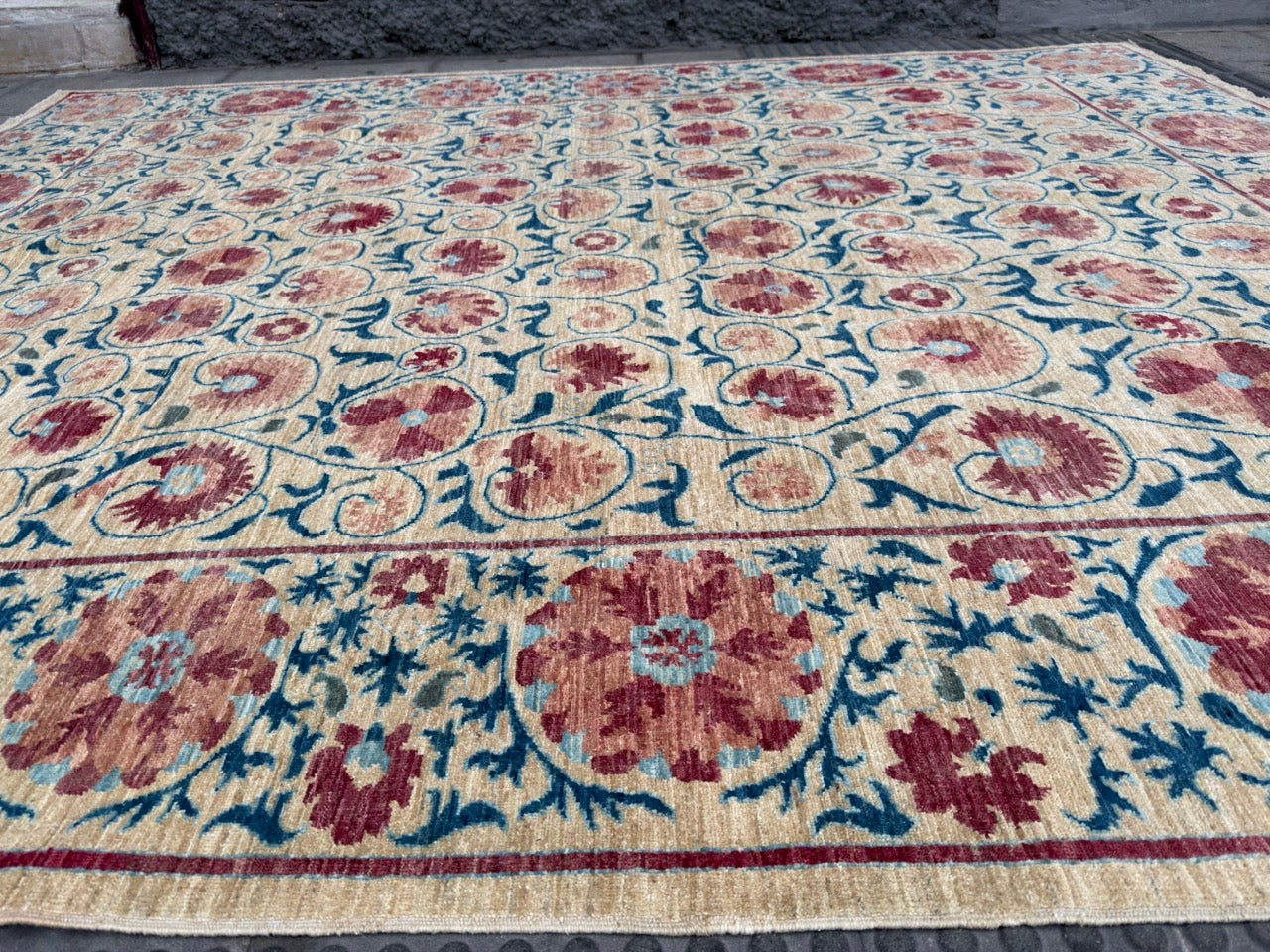 Floral Design Rug 300x242cm