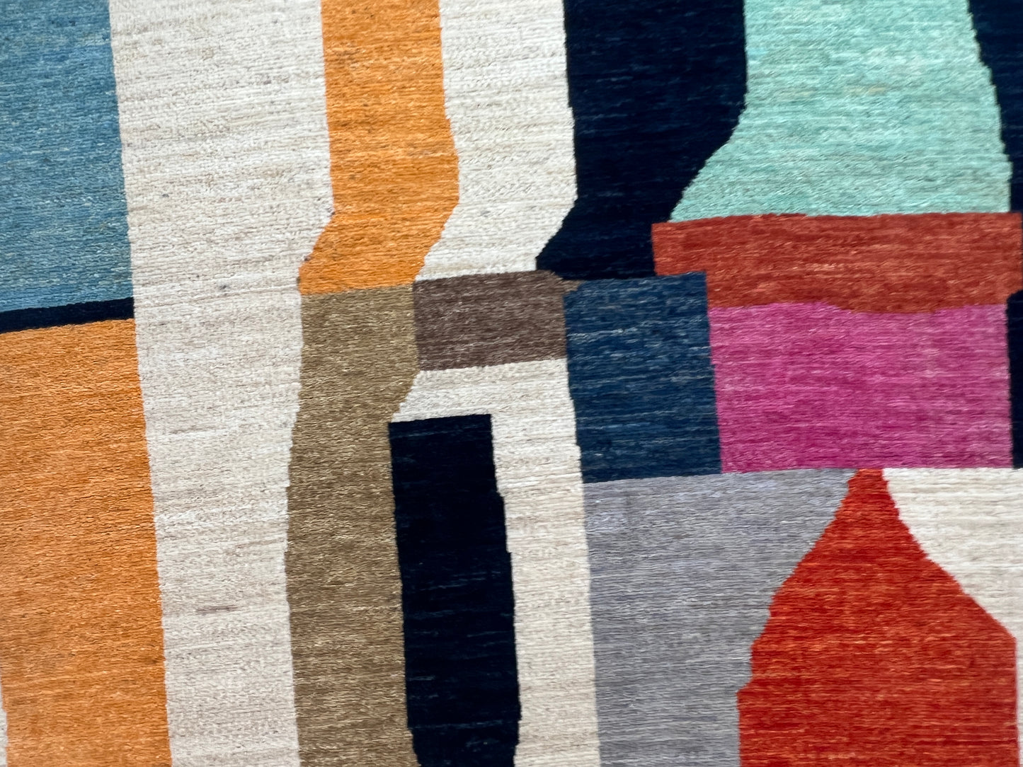 Round Contemporary modern Rug.