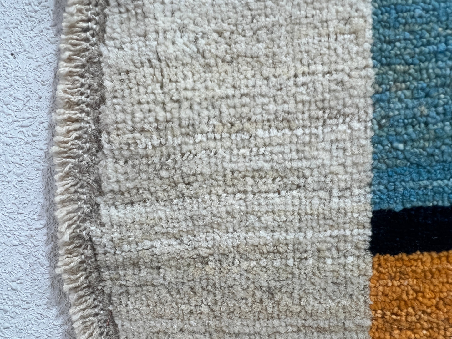 Round Contemporary modern Rug.