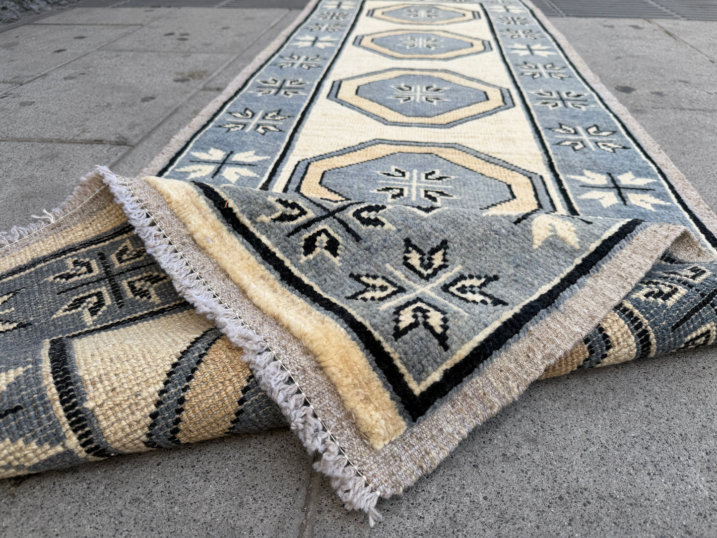 Oriental Rug Runner 251x81cm.