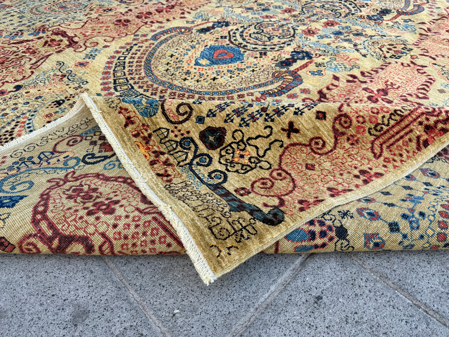 Suzani design Rug 300x250cm