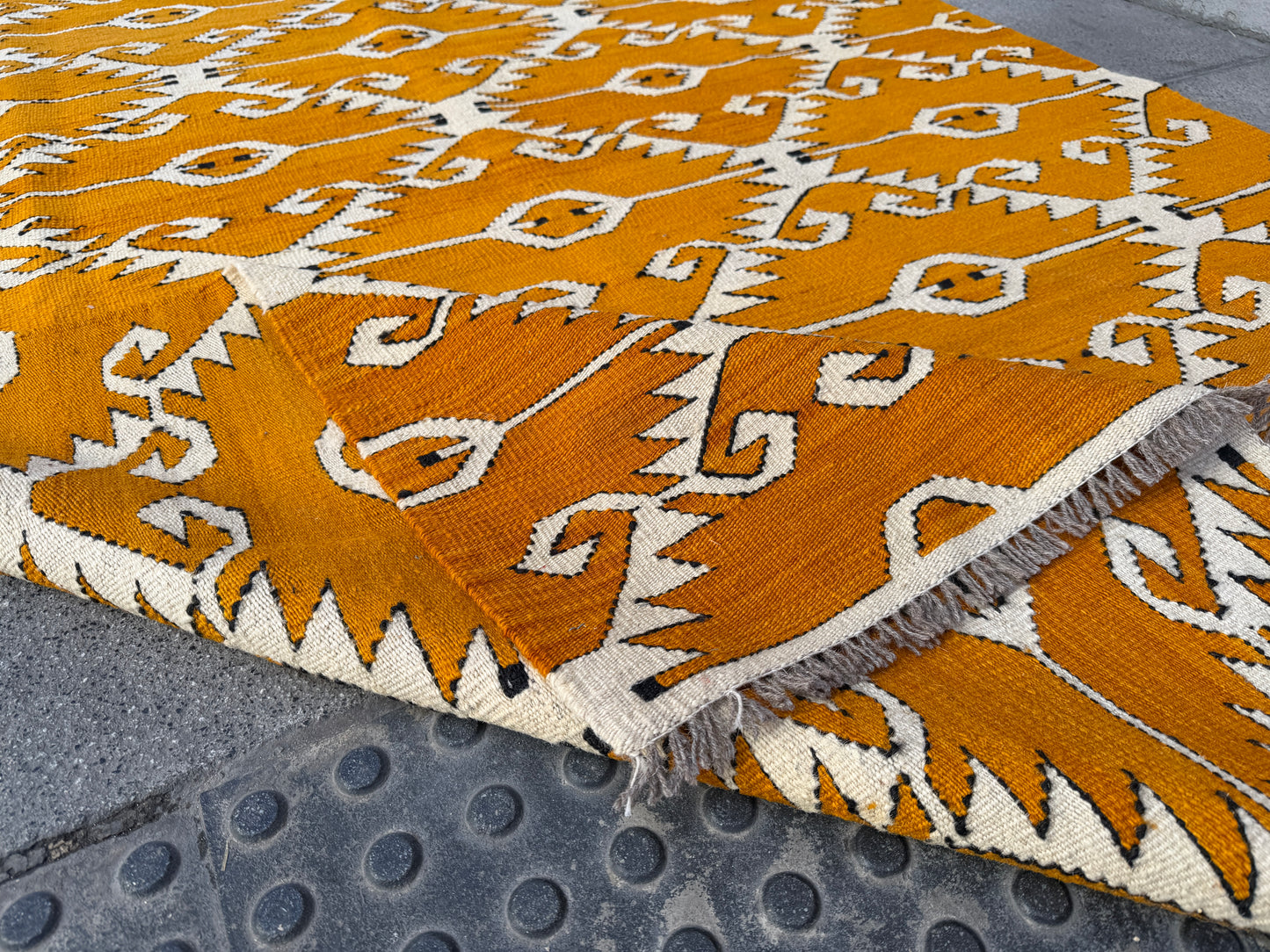 Contemporary design Kilim 200 x 150cm