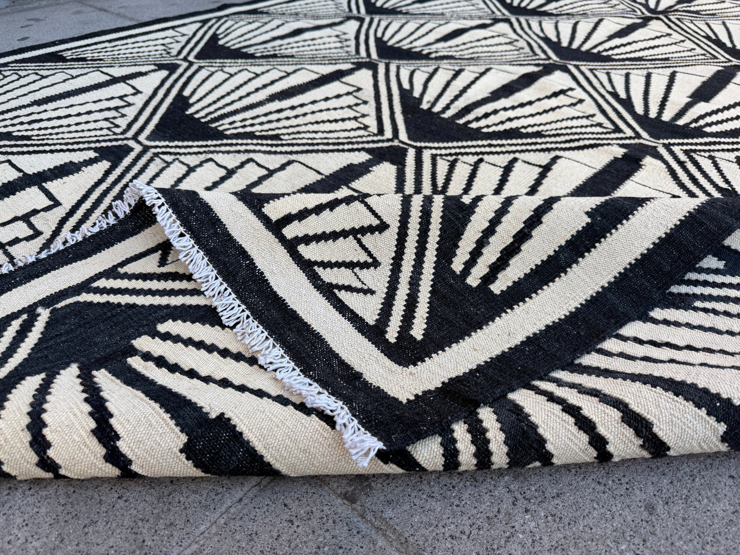 Comtemporary design Kilim 241x187cm