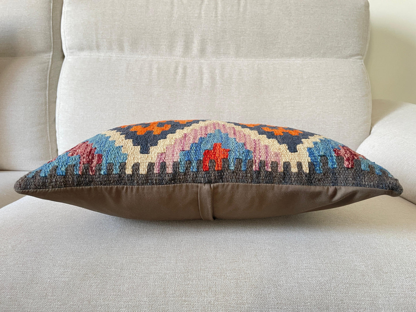 Hand woven Kilim cushion cover (60x40cm)
