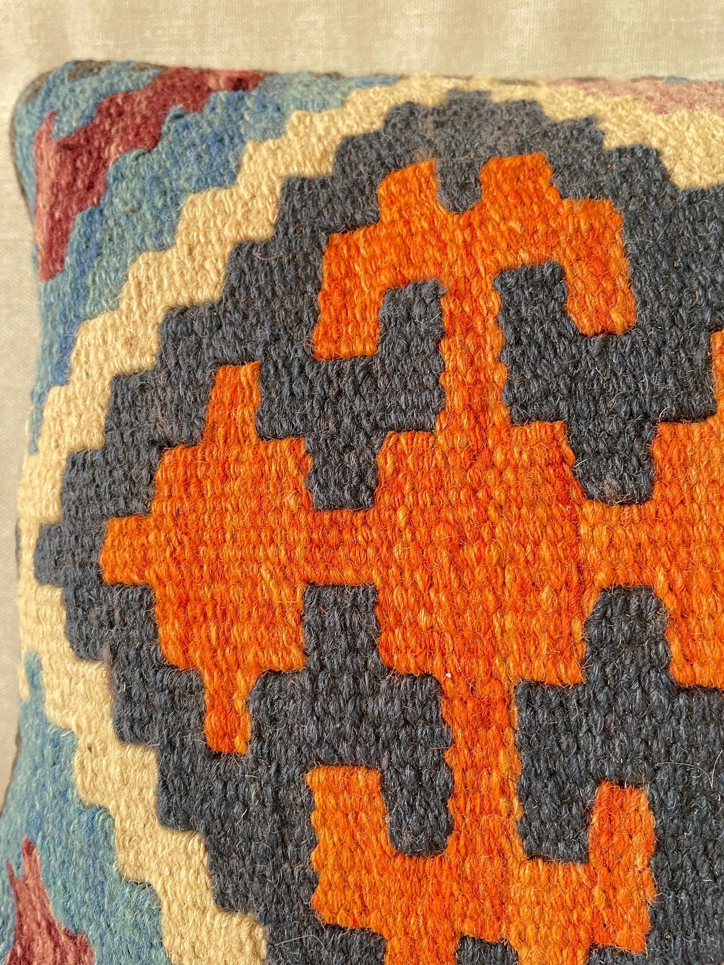 Hand woven Kilim cushion cover (60x40cm)