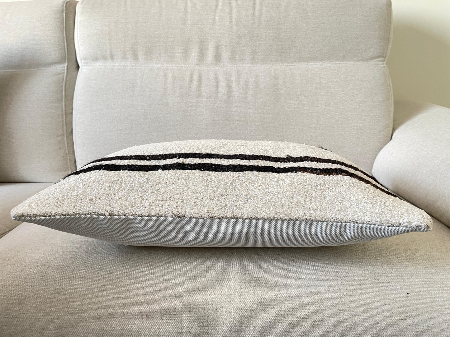 Hemp Hand woven Kilim cushion cover (60x40cm)