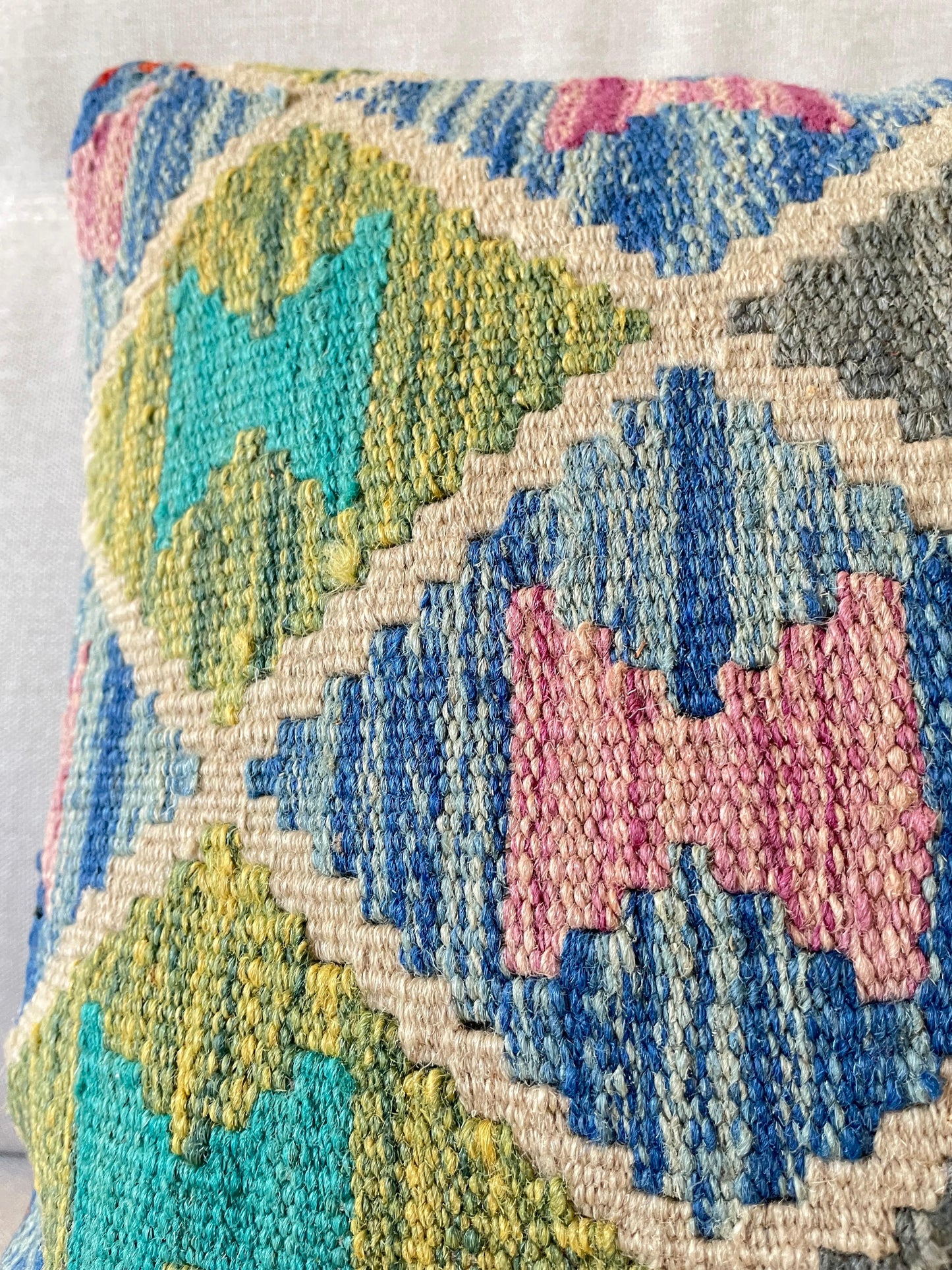 Hand woven Kilim cushion cover (60x40cm)