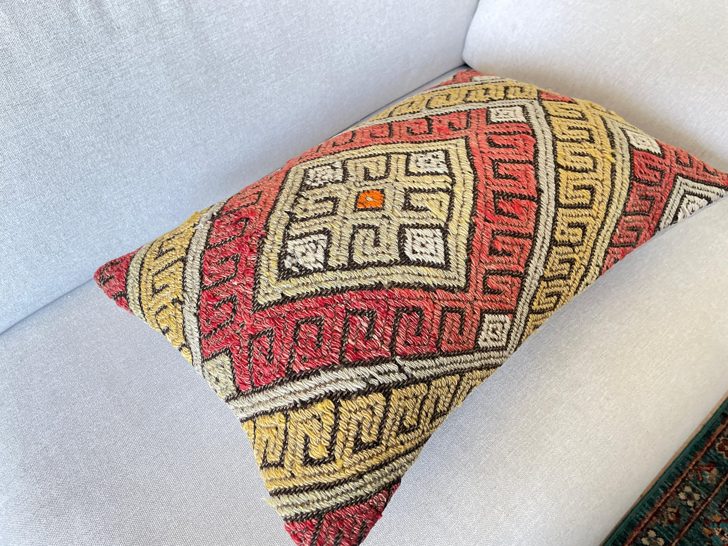 Hand woven Kilim cushion cover (60x40cm)