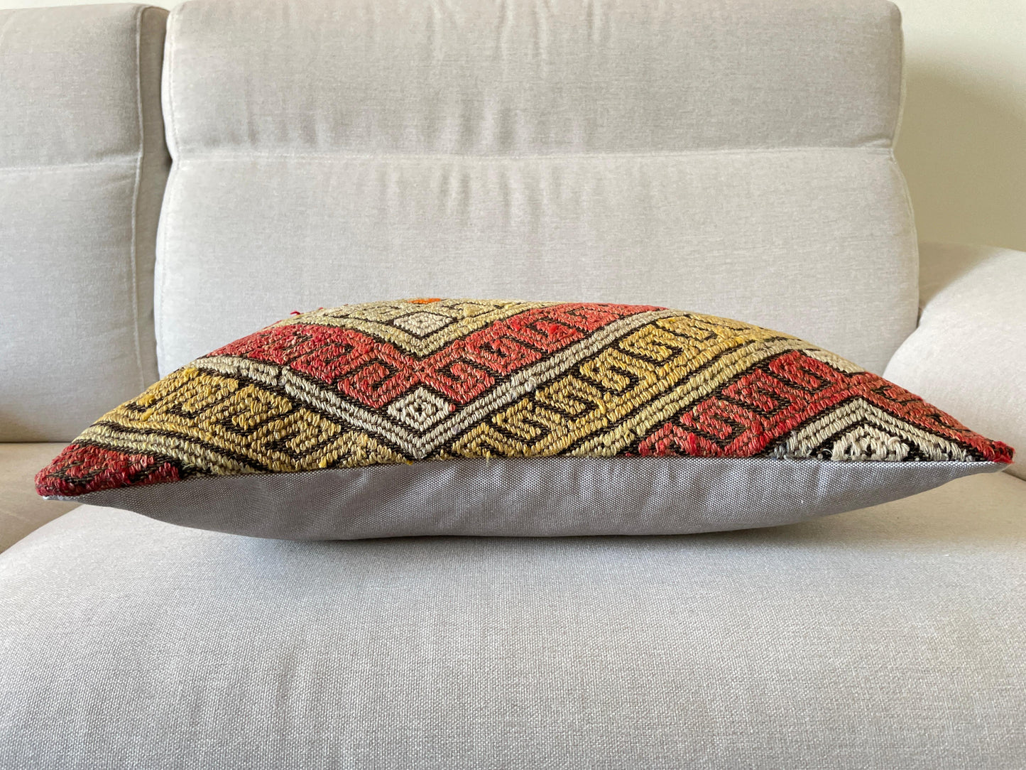 Hand woven Kilim cushion cover (60x40cm)