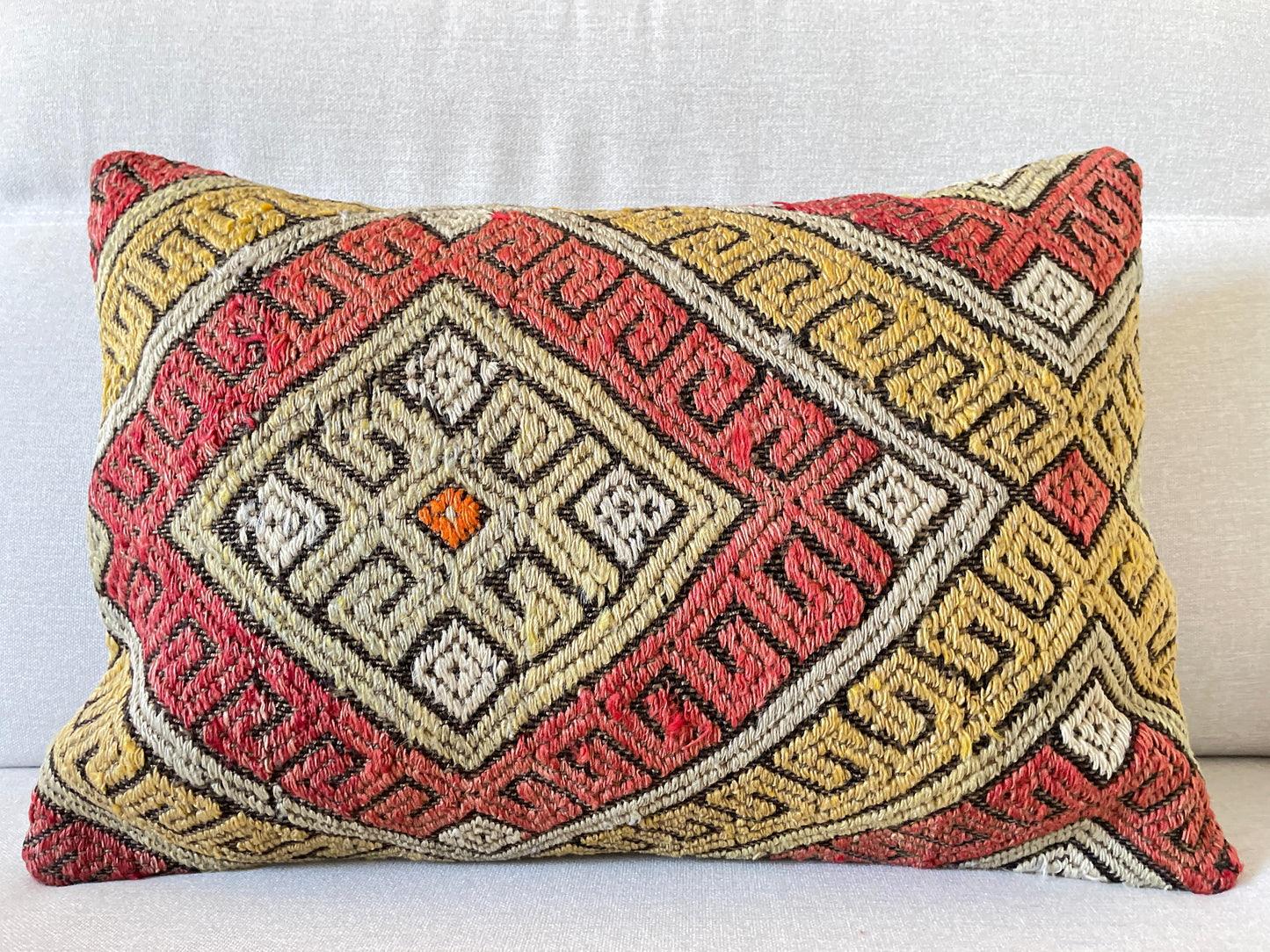 Hand woven Kilim cushion cover (60x40cm)