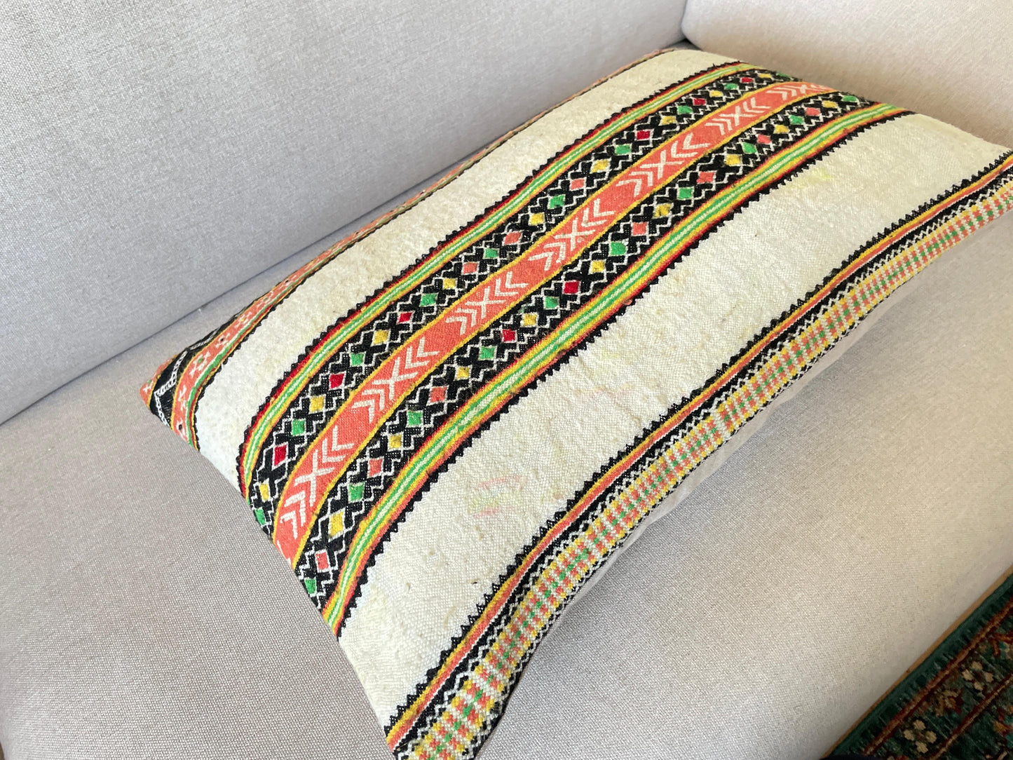 Hand woven Kilim cushion cover (60x40cm)