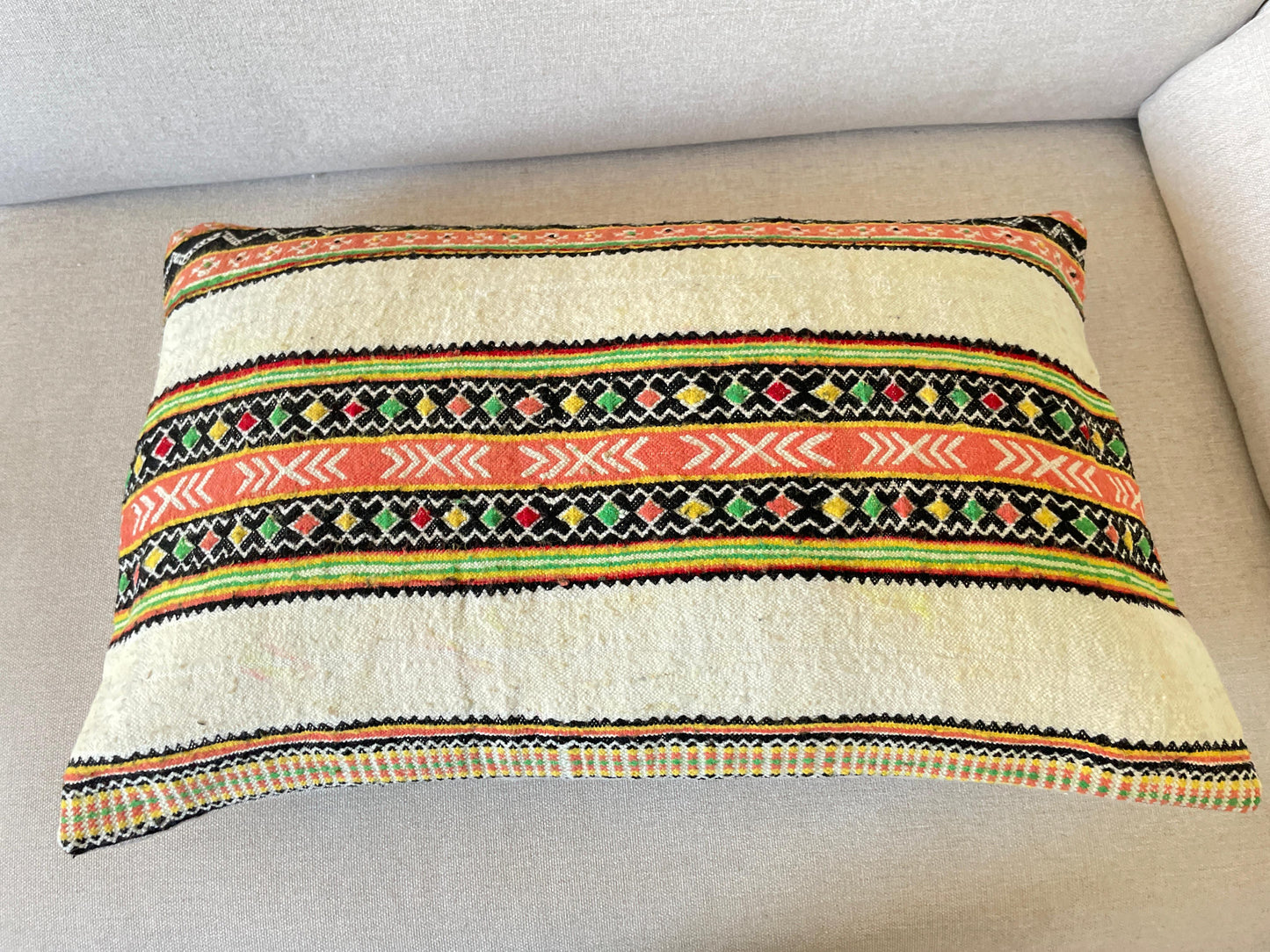 Hand woven Kilim cushion cover (60x40cm)