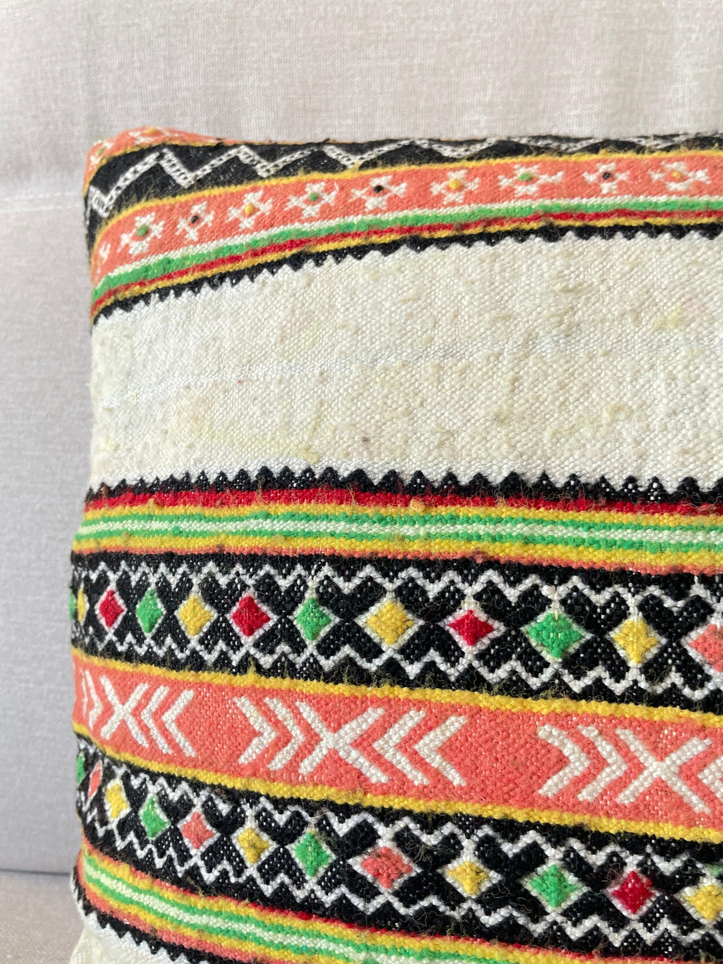 Hand woven Kilim cushion cover (60x40cm)