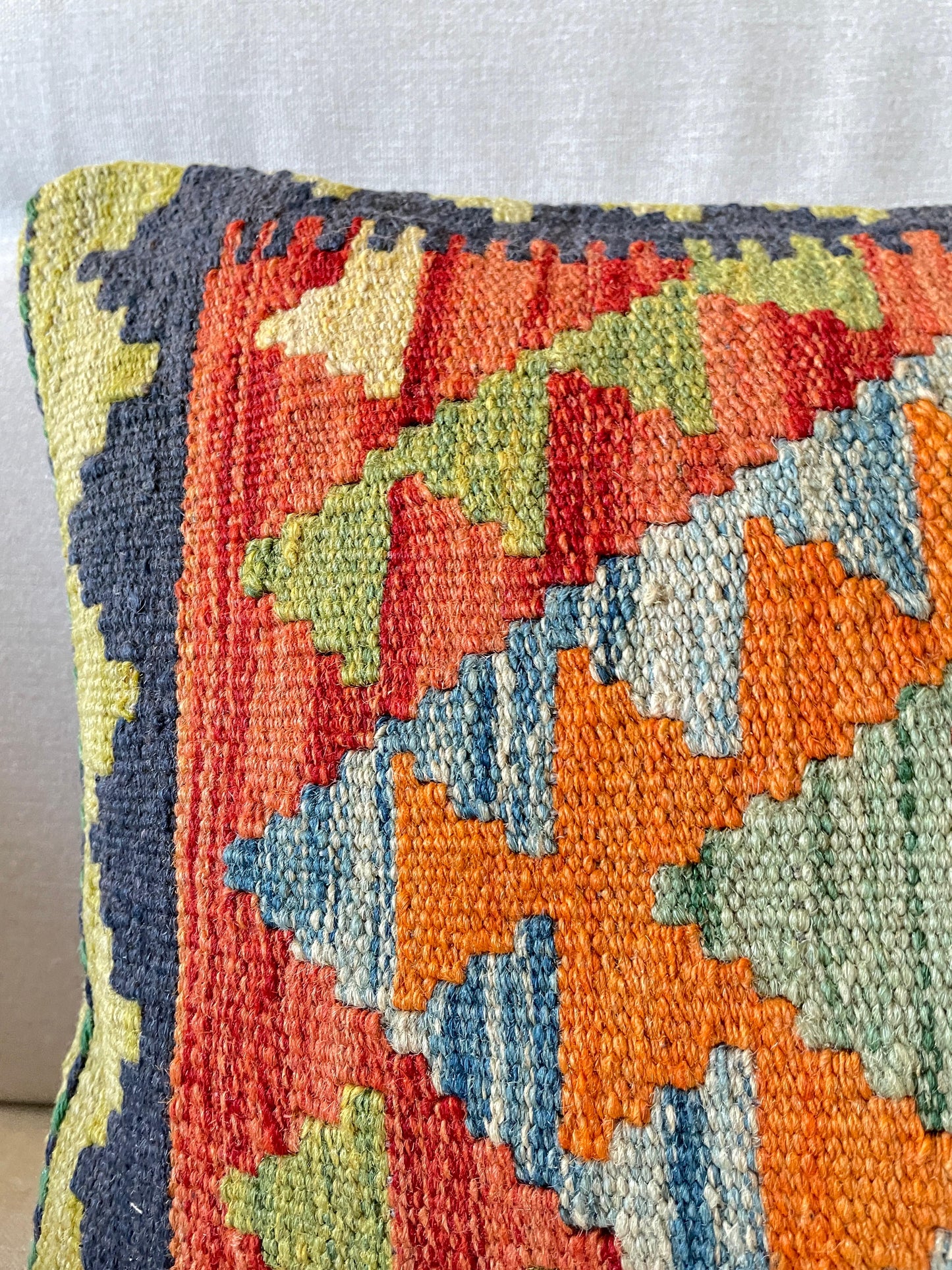 Hand woven Kilim cushion cover (60x40cm)