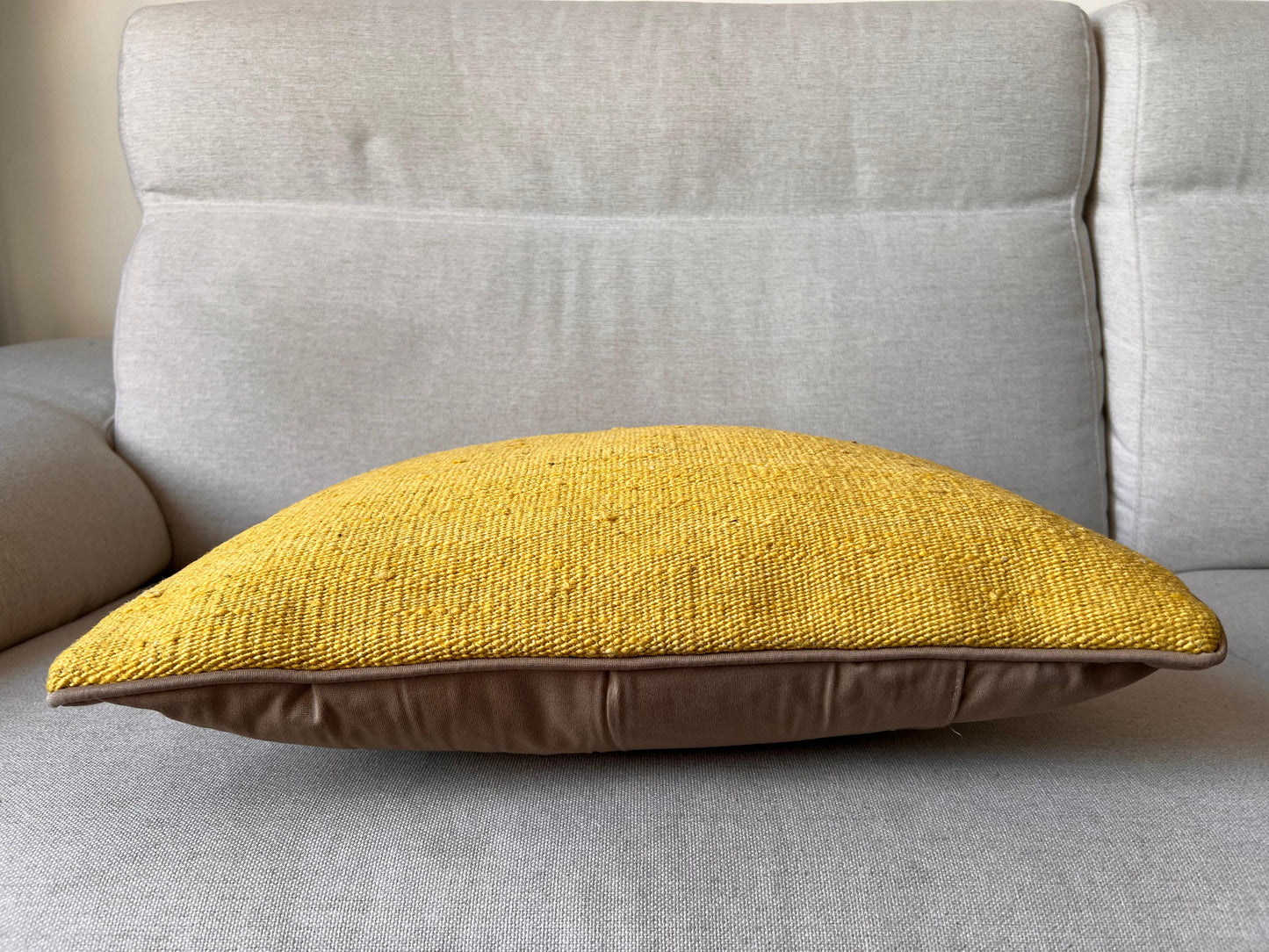 Hand woven Kilim cushion cover (50x50cm).
