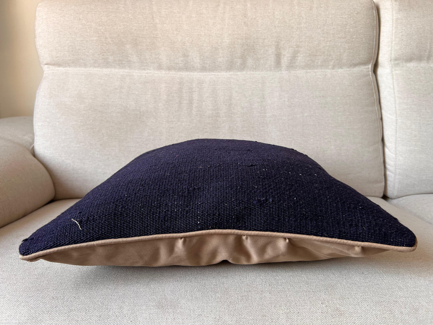 Hand woven Kilim cushion cover (50x50cm).