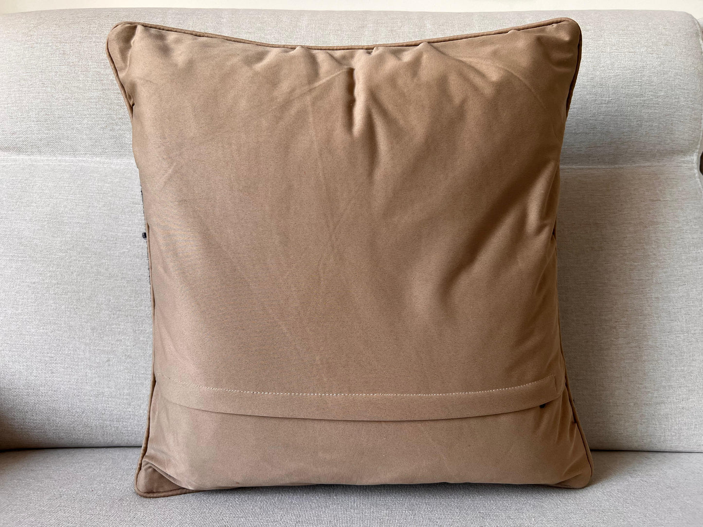 Hand woven Kilim cushion cover (50x50cm).