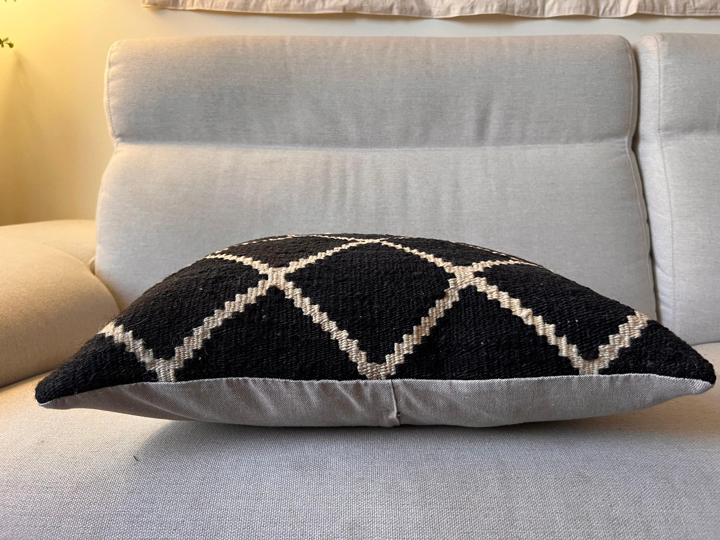 Hand woven Kilim cushion cover (50x50cm).