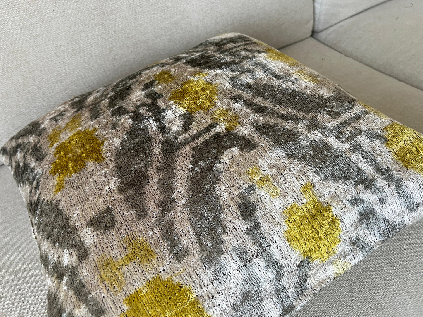 Ikat Velvet silk cushion 50x50cm.