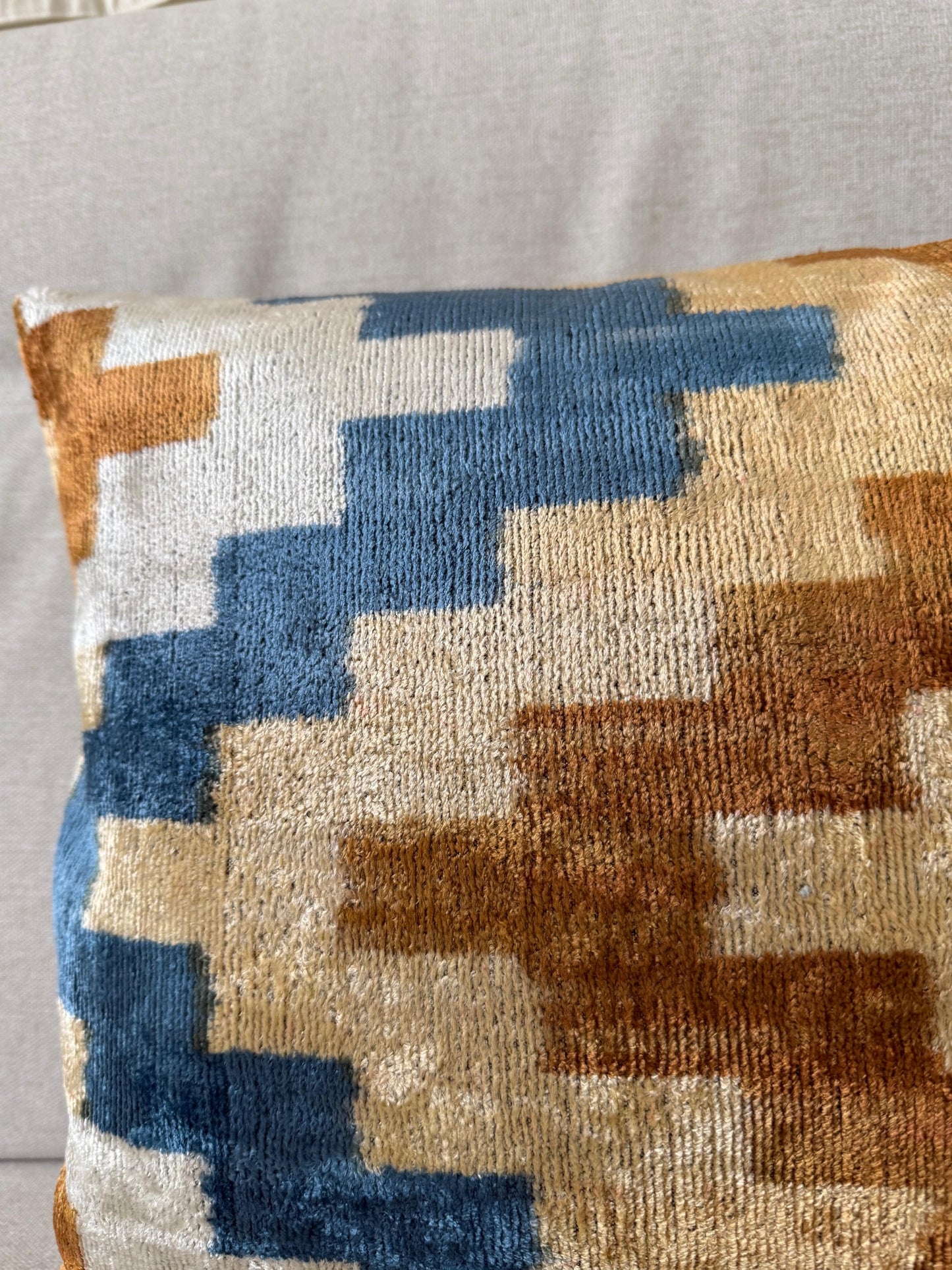 Ikat velvet cushion Hand made (40x60cm)