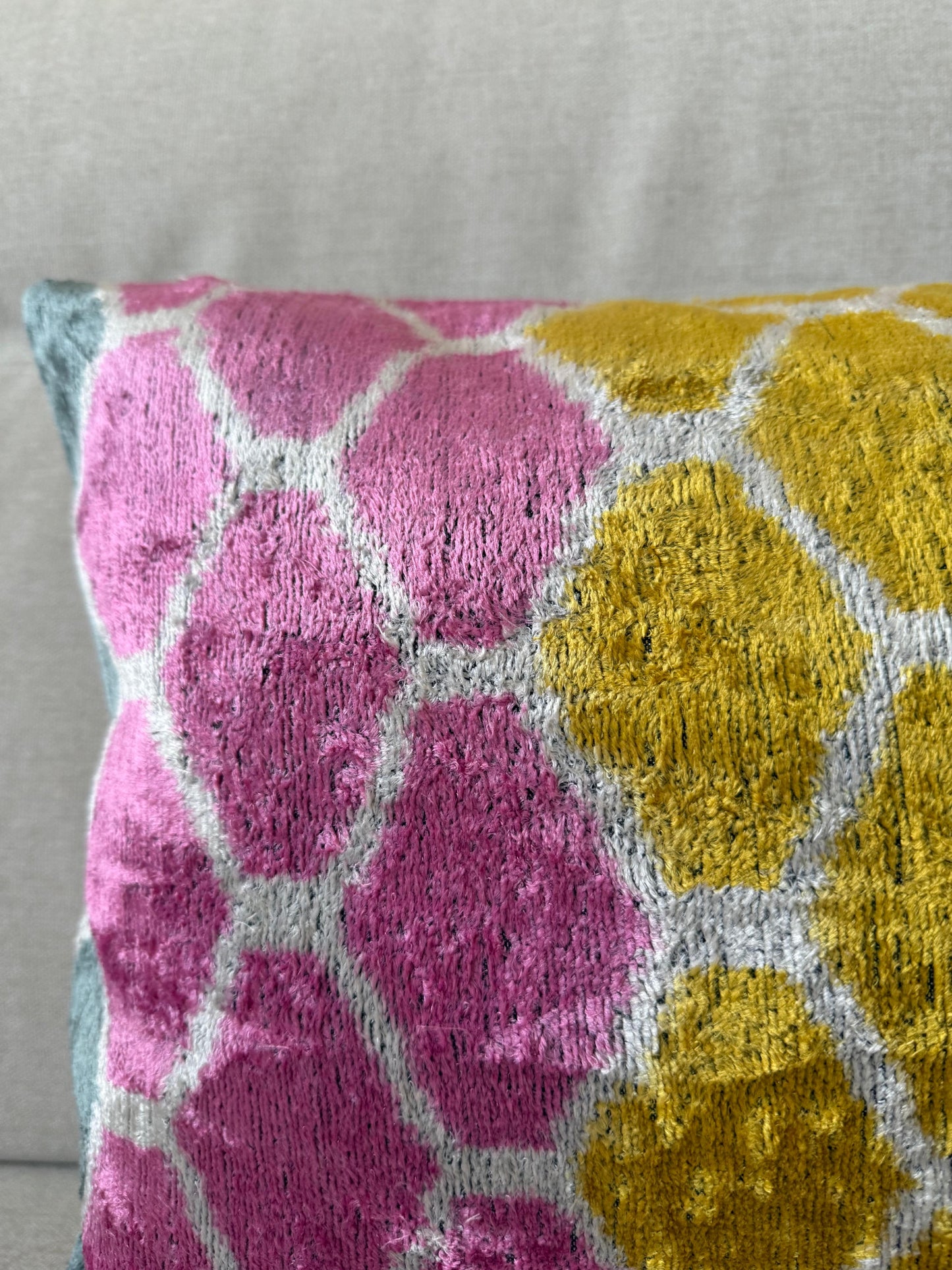 Ikat velvet cushion Hand made (40x60cm)