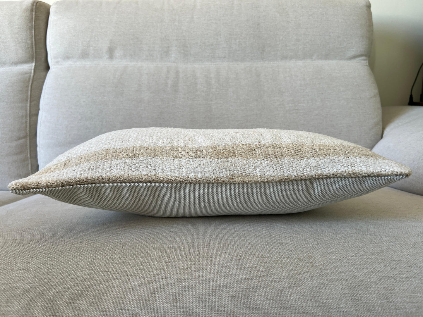 Hamp Hand woven Kilim cushion cover (50x30cm)